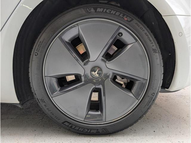 モデル３ スタンダードプラス　バックカメラ　サイドカメラ　ナビ　クリアランスソナー　パワーシート　シートヒーター　ＣＶＴ　アルミホイール　Ｂｌｕｅｔｏｏｔｈ　サンルーフ　パワーウィンドウ（57枚目）