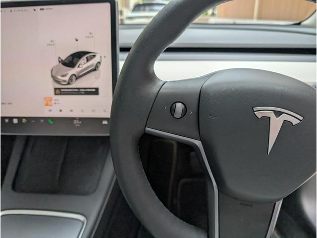 モデル３ ロングレンジ　４ＷＤ　クリアランスソナー　バックカメラ　サイドカメラ　ナビ　アルミホイール　オートマチックハイビーム　サンルーフ　ＣＶＴ　電動リアゲート　Ｂｌｕｅｔｏｏｔｈ　エアコン　パワーステアリング（4枚目）