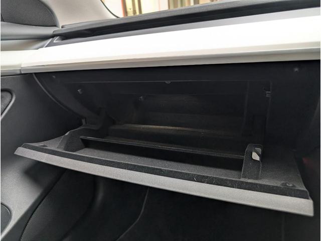 モデル３ ロングレンジ　４ＷＤ　クリアランスソナー　バックカメラ　サイドカメラ　ナビ　アルミホイール　オートマチックハイビーム　サンルーフ　ＣＶＴ　電動リアゲート　Ｂｌｕｅｔｏｏｔｈ　エアコン　パワーステアリング（13枚目）