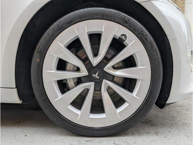 モデル３ ロングレンジ　４ＷＤ　クリアランスソナー　バックカメラ　サイドカメラ　ナビ　アルミホイール　オートマチックハイビーム　サンルーフ　ＣＶＴ　電動リアゲート　Ｂｌｕｅｔｏｏｔｈ　エアコン　パワーステアリング（24枚目）