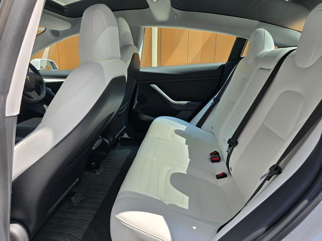 モデル３ スタンダードレンジプラス　ＥＴＣ　オートクルーズコントロール　ナビ　アルミホイール　サンルーフ　ＣＶＴ　電動リアゲート　Ｂｌｕｅｔｏｏｔｈ　ＡＢＳ　エアコン　パワーステアリング　パワーウィンドウ　運転席エアバッグ（37枚目）