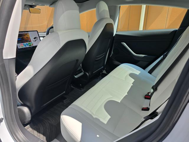 モデル３ スタンダードレンジプラス　ＥＴＣ　オートクルーズコントロール　ナビ　アルミホイール　サンルーフ　ＣＶＴ　電動リアゲート　Ｂｌｕｅｔｏｏｔｈ　ＡＢＳ　エアコン　パワーステアリング　パワーウィンドウ　運転席エアバッグ（41枚目）