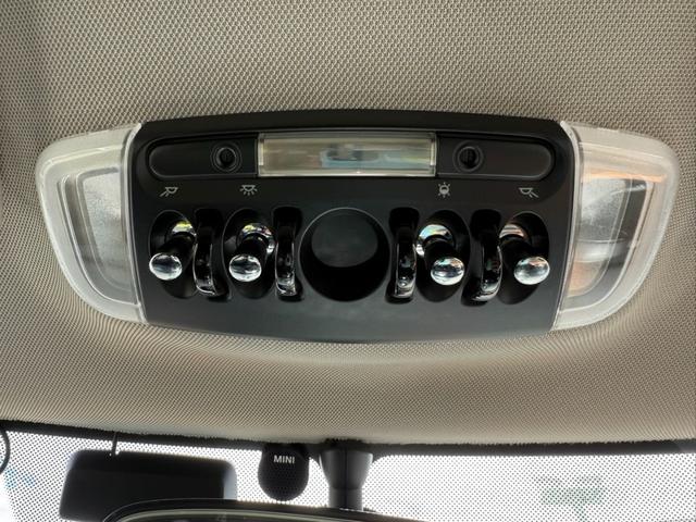 ＭＩＮＩ クーパーＳ　ドライブレコーダー　ＥＴＣ　バックカメラ　ナビ　アルミホイール　オートライト　ＨＩＤ　スマートキー　アイドリングストップ　ＡＴ　盗難防止システム　ＡＢＳ　ＥＳＣ　ＣＤ　ＤＶＤ再生　ＵＳＢ（17枚目）