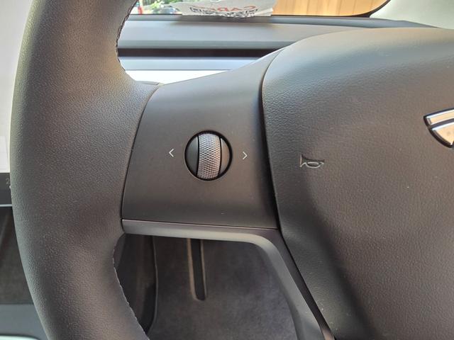 モデル３ 　ＥＴＣ　バックカメラ　サイドカメラ　ＣＶＴ　アルミホイール　Ｂｌｕｅｔｏｏｔｈ　サンルーフ（21枚目）