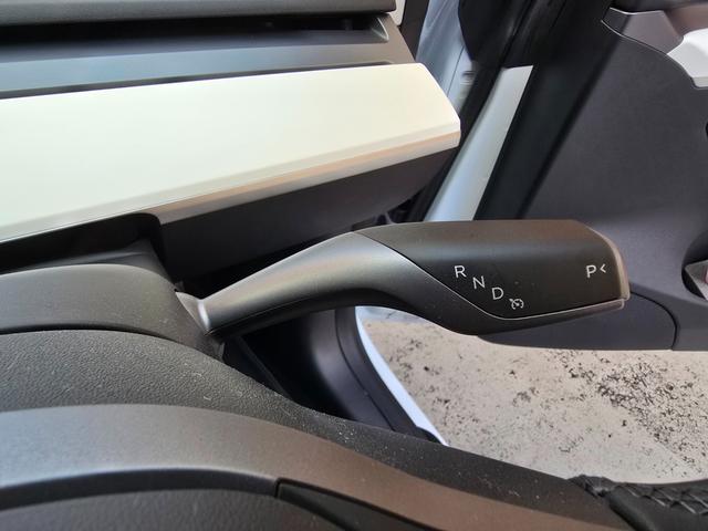 モデル３ 　ＥＴＣ　バックカメラ　サイドカメラ　ＣＶＴ　アルミホイール　Ｂｌｕｅｔｏｏｔｈ　サンルーフ（22枚目）