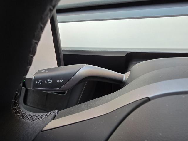 モデル３ 　ＥＴＣ　バックカメラ　サイドカメラ　ＣＶＴ　アルミホイール　Ｂｌｕｅｔｏｏｔｈ　サンルーフ（23枚目）