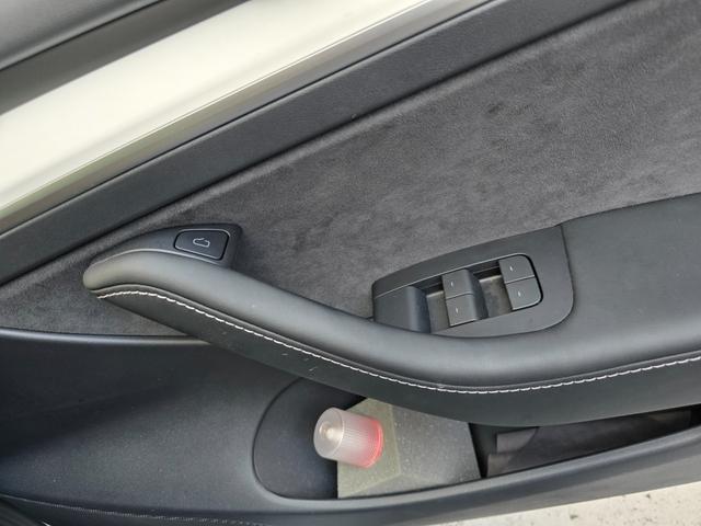 モデル３ 　ＥＴＣ　バックカメラ　サイドカメラ　ＣＶＴ　アルミホイール　Ｂｌｕｅｔｏｏｔｈ　サンルーフ（25枚目）