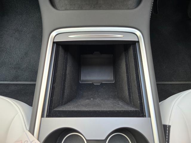 モデル３ 　ＥＴＣ　バックカメラ　サイドカメラ　ＣＶＴ　アルミホイール　Ｂｌｕｅｔｏｏｔｈ　サンルーフ（36枚目）
