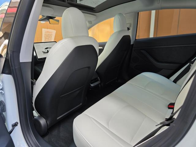 モデル３ 　ＥＴＣ　バックカメラ　サイドカメラ　ＣＶＴ　アルミホイール　Ｂｌｕｅｔｏｏｔｈ　サンルーフ（45枚目）