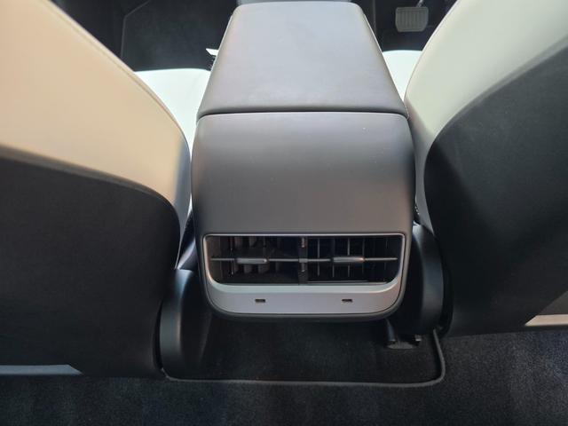 モデル３ 　ＥＴＣ　バックカメラ　サイドカメラ　ＣＶＴ　アルミホイール　Ｂｌｕｅｔｏｏｔｈ　サンルーフ（51枚目）