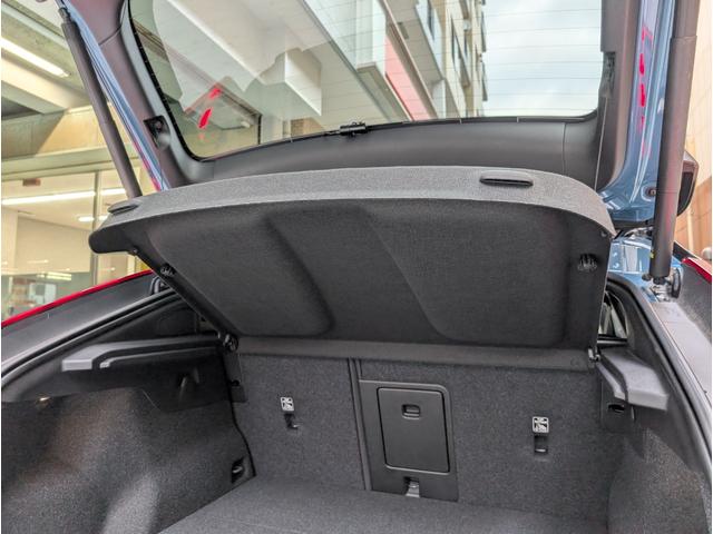 Ｃ４０リチャージ リチャージ　ツイン　４ＷＤ　ドライブレコーダー　全周囲カメラ　オートクルーズコントロール　パワーシート　衝突被害軽減システム　サンルーフ　ナビ　ＬＥＤヘッドランプ　アルミホイール　シートヒーター　ＣＶＴ　盗難防止システム（28枚目）