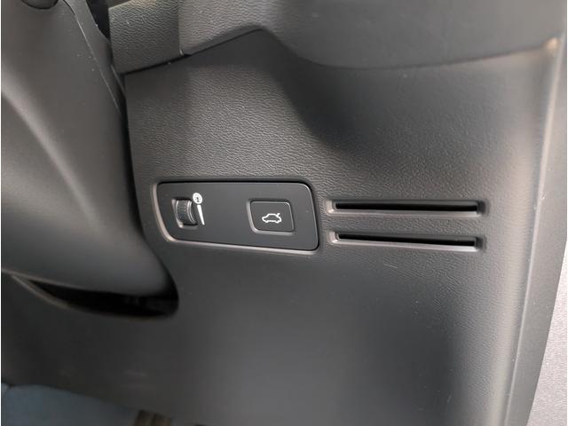 Ｃ４０リチャージ リチャージ　ツイン　４ＷＤ　ドライブレコーダー　全周囲カメラ　オートクルーズコントロール　パワーシート　衝突被害軽減システム　サンルーフ　ナビ　ＬＥＤヘッドランプ　アルミホイール　シートヒーター　ＣＶＴ　盗難防止システム（30枚目）