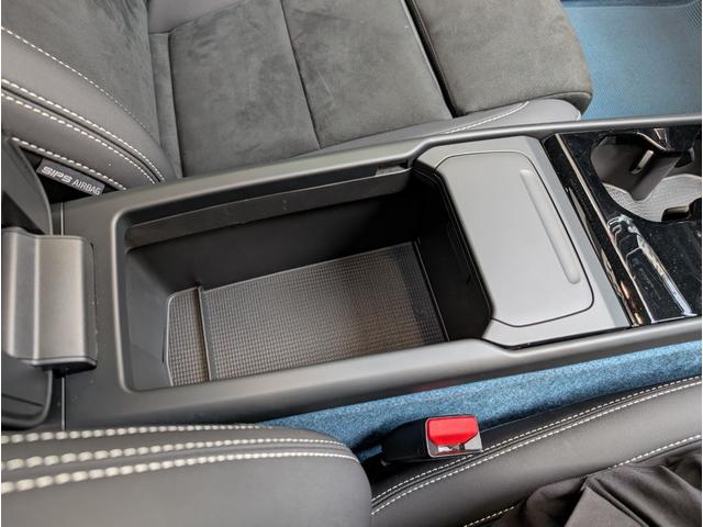 Ｃ４０リチャージ リチャージ　ツイン　４ＷＤ　ドライブレコーダー　全周囲カメラ　オートクルーズコントロール　パワーシート　衝突被害軽減システム　サンルーフ　ナビ　ＬＥＤヘッドランプ　アルミホイール　シートヒーター　ＣＶＴ　盗難防止システム（52枚目）