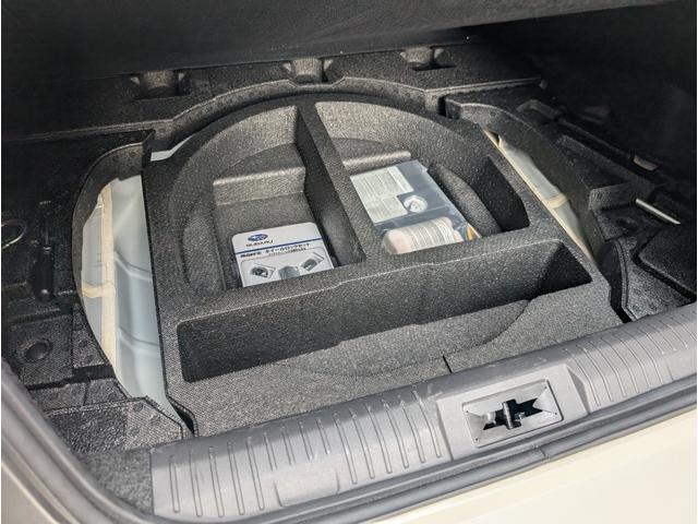 ＢＲＺ Ｒ　ドライブレコーダー　クリアランスソナー　オートクルーズコントロール　衝突被害軽減システム　ＡＴ　オートライト　ＬＥＤヘッドランプ　スマートキー　電動格納ミラー　盗難防止システム　衝突安全ボディ　ＡＢＳ（40枚目）