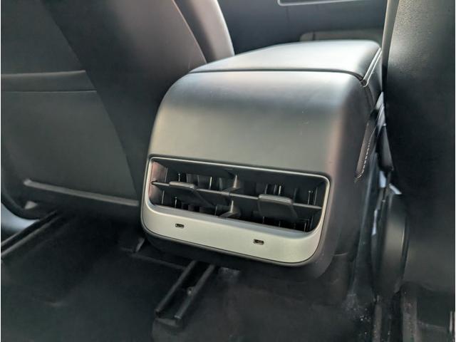 モデルＹ ベースグレード　バックカメラ　サイドカメラ　クリアランスソナー　パワーシート　サンルーフ　ナビ　ＣＶＴ　Ｂｌｕｅｔｏｏｔｈ　ＡＢＳ　ＥＳＣ　エアコン　パワーステアリング（23枚目）