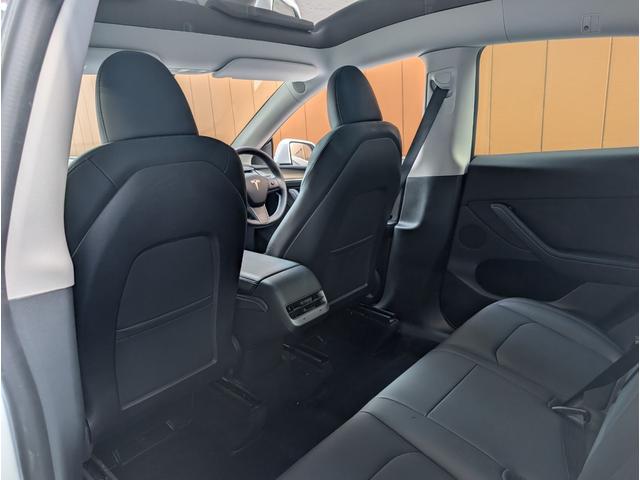 モデルＹ ベースグレード　バックカメラ　サイドカメラ　クリアランスソナー　パワーシート　サンルーフ　ナビ　ＣＶＴ　Ｂｌｕｅｔｏｏｔｈ　ＡＢＳ　ＥＳＣ　エアコン　パワーステアリング（24枚目）