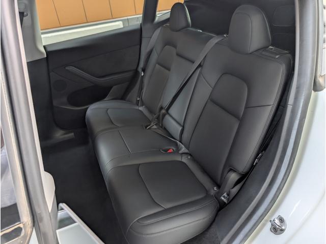 モデルＹ ベースグレード　バックカメラ　サイドカメラ　クリアランスソナー　パワーシート　サンルーフ　ナビ　ＣＶＴ　Ｂｌｕｅｔｏｏｔｈ　ＡＢＳ　ＥＳＣ　エアコン　パワーステアリング（27枚目）