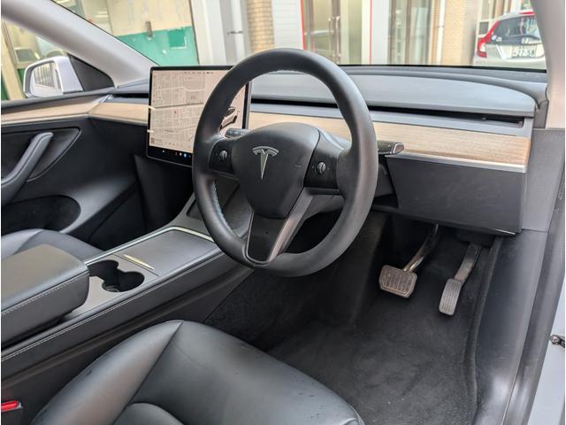 モデルＹ ベースグレード　バックカメラ　サイドカメラ　クリアランスソナー　パワーシート　サンルーフ　ナビ　ＣＶＴ　Ｂｌｕｅｔｏｏｔｈ　ＡＢＳ　ＥＳＣ　エアコン　パワーステアリング（39枚目）