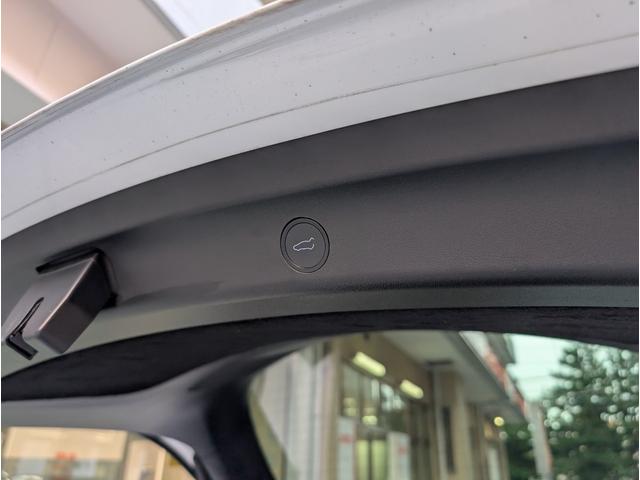 モデルＹ ベースグレード　バックカメラ　サイドカメラ　クリアランスソナー　パワーシート　サンルーフ　ナビ　ＣＶＴ　Ｂｌｕｅｔｏｏｔｈ　ＡＢＳ　ＥＳＣ　エアコン　パワーステアリング（46枚目）