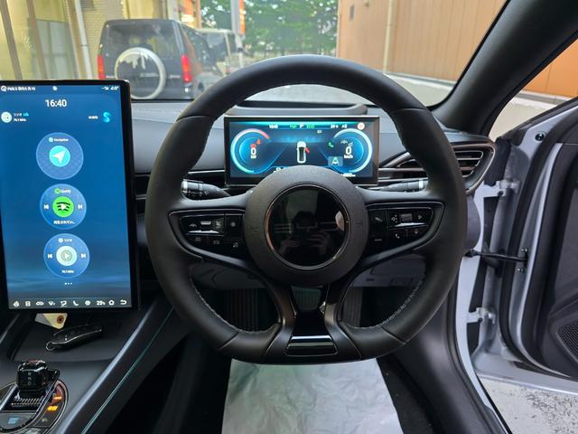 シール ベースグレード　保証継承　ワンオーナー　禁煙車　ガラスル－フ　ＣａｒＰｌａｙ対応　全周囲カメラ　レザーシート　アダプティブクルーズコントロール　純正ナビゲーション（3枚目）