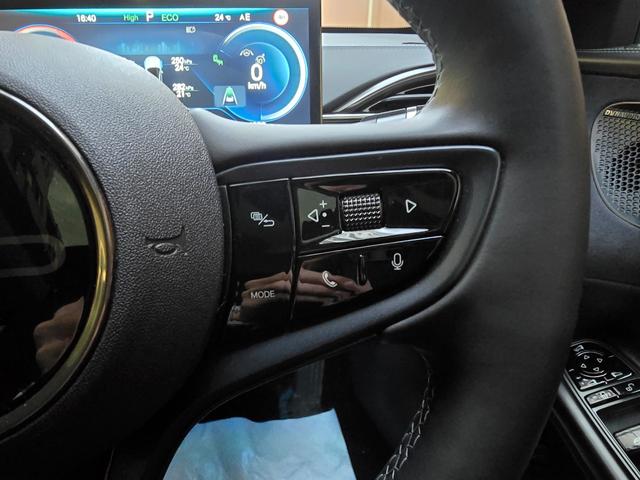 シール ベースグレード　保証継承　ワンオーナー　禁煙車　ガラスル－フ　ＣａｒＰｌａｙ対応　全周囲カメラ　レザーシート　アダプティブクルーズコントロール　純正ナビゲーション（9枚目）