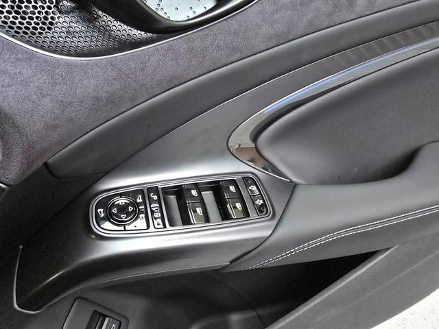 シール ベースグレード　保証継承　ワンオーナー　禁煙車　ガラスル－フ　ＣａｒＰｌａｙ対応　全周囲カメラ　レザーシート　アダプティブクルーズコントロール　純正ナビゲーション（10枚目）