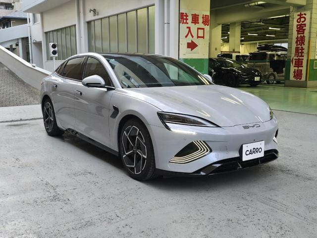 シール ベースグレード　保証継承　ワンオーナー　禁煙車　ガラスル－フ　ＣａｒＰｌａｙ対応　全周囲カメラ　レザーシート　アダプティブクルーズコントロール　純正ナビゲーション（13枚目）