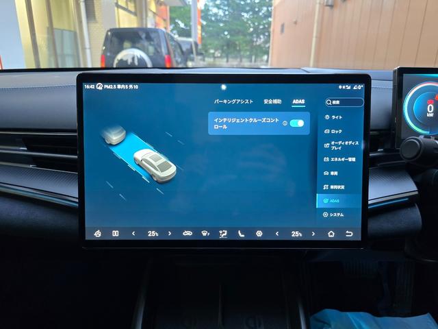 シール ベースグレード　保証継承　ワンオーナー　禁煙車　ガラスル－フ　ＣａｒＰｌａｙ対応　全周囲カメラ　レザーシート　アダプティブクルーズコントロール　純正ナビゲーション（42枚目）