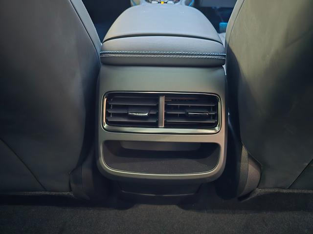 シール ベースグレード　保証継承　ワンオーナー　禁煙車　ガラスル－フ　ＣａｒＰｌａｙ対応　全周囲カメラ　レザーシート　アダプティブクルーズコントロール　純正ナビゲーション（49枚目）