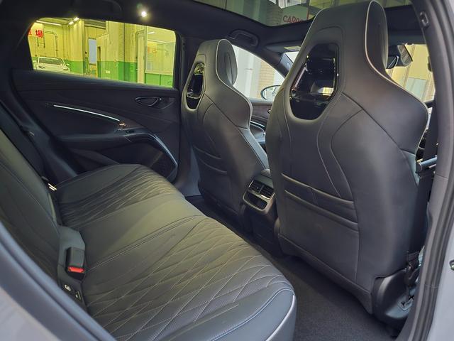 シール ベースグレード　保証継承　ワンオーナー　禁煙車　ガラスル－フ　ＣａｒＰｌａｙ対応　全周囲カメラ　レザーシート　アダプティブクルーズコントロール　純正ナビゲーション（52枚目）