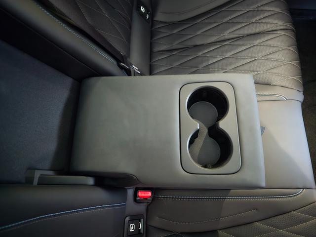 シール ベースグレード　保証継承　ワンオーナー　禁煙車　ガラスル－フ　ＣａｒＰｌａｙ対応　全周囲カメラ　レザーシート　アダプティブクルーズコントロール　純正ナビゲーション（55枚目）