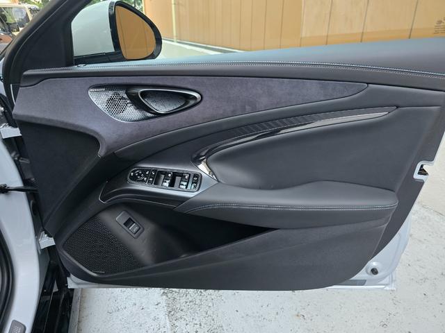 シール ベースグレード　保証継承　ワンオーナー　禁煙車　ガラスル－フ　ＣａｒＰｌａｙ対応　全周囲カメラ　レザーシート　アダプティブクルーズコントロール　純正ナビゲーション（57枚目）