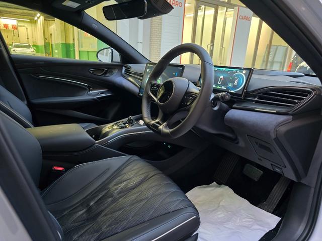 シール ベースグレード　保証継承　ワンオーナー　禁煙車　ガラスル－フ　ＣａｒＰｌａｙ対応　全周囲カメラ　レザーシート　アダプティブクルーズコントロール　純正ナビゲーション（61枚目）