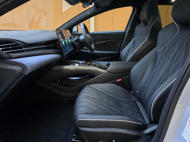 シール ベースグレード　保証継承　ワンオーナー　禁煙車　ガラスル－フ　ＣａｒＰｌａｙ対応　全周囲カメラ　レザーシート　アダプティブクルーズコントロール　純正ナビゲーション（68枚目）