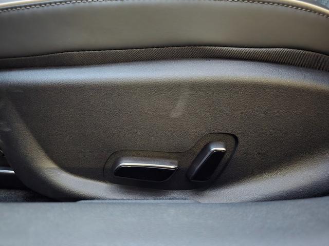 シール ベースグレード　保証継承　ワンオーナー　禁煙車　ガラスル－フ　ＣａｒＰｌａｙ対応　全周囲カメラ　レザーシート　アダプティブクルーズコントロール　純正ナビゲーション（69枚目）