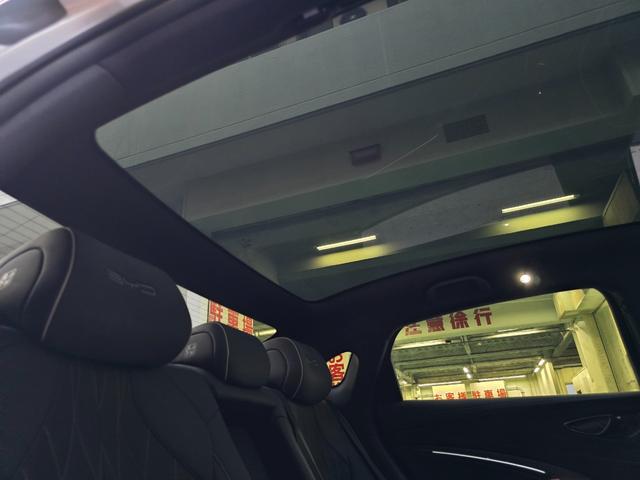 シール ベースグレード　保証継承　ワンオーナー　禁煙車　ガラスル－フ　ＣａｒＰｌａｙ対応　全周囲カメラ　レザーシート　アダプティブクルーズコントロール　純正ナビゲーション（75枚目）