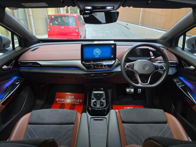 ID.4 プロ 新車保証継承 記録簿付 スペアキー付 CarPlay ドライブレコーダー ETC 360度カメラ アダプティブコントロール パノラマガラスルーフ オートライト アルミホイール シートヒーター CVT(2枚目)