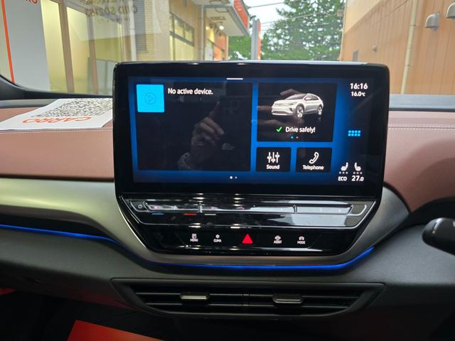 ID.4 プロ 新車保証継承 記録簿付 スペアキー付 CarPlay ドライブレコーダー ETC 360度カメラ アダプティブコントロール パノラマガラスルーフ オートライト アルミホイール シートヒーター CVT(6枚目)