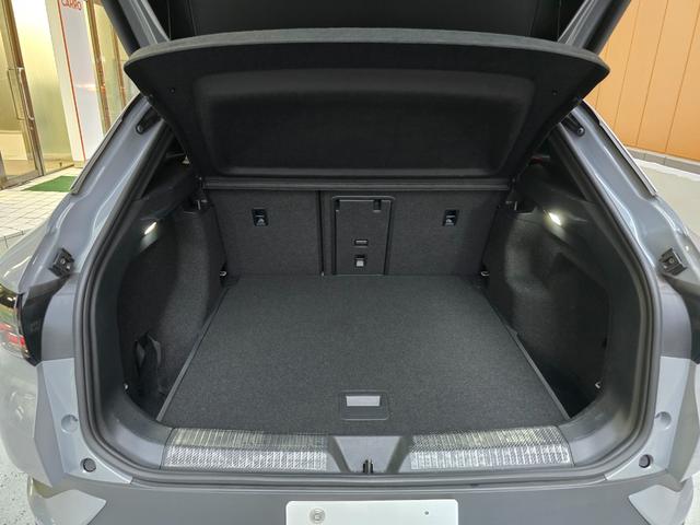 ID.4 プロ 新車保証継承 記録簿付 スペアキー付 CarPlay ドライブレコーダー ETC 360度カメラ アダプティブコントロール パノラマガラスルーフ オートライト アルミホイール シートヒーター CVT(20枚目)