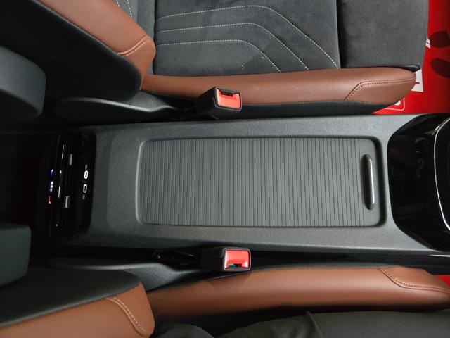 ID.4 プロ 新車保証継承 記録簿付 スペアキー付 CarPlay ドライブレコーダー ETC 360度カメラ アダプティブコントロール パノラマガラスルーフ オートライト アルミホイール シートヒーター CVT(43枚目)