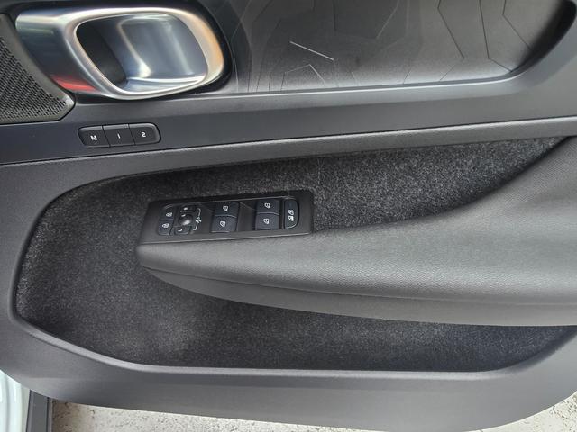 ＸＣ４０リチャージ リチャージ　アルティメットツインモーター　新車保証継承　ＯＰ純正２０インチホイール　ｈａｒｍａｎ／ｋａｒｄｏｎ　ワンオーナー　記録簿付　スペアキー付　４ＷＤ　ＥＴＣ　全周囲カメラ　アダプティブクルコン　サンルーフ　ＡｐｐｌｅＣａｒＰｌａｙ（31枚目）