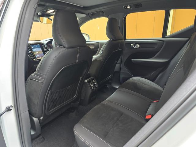 ＸＣ４０リチャージ リチャージ　アルティメットツインモーター　新車保証継承　ＯＰ純正２０インチホイール　ｈａｒｍａｎ／ｋａｒｄｏｎ　ワンオーナー　記録簿付　スペアキー付　４ＷＤ　ＥＴＣ　全周囲カメラ　アダプティブクルコン　サンルーフ　ＡｐｐｌｅＣａｒＰｌａｙ（48枚目）