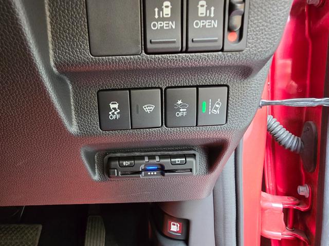 フリード Ｇ　ドライブレコーダー　ＥＴＣ　バックカメラ　ナビ　ＴＶ　オートクルーズコントロール　レーンアシスト　衝突被害軽減システム　両側電動スライドドア　オートライト　スマートキー　アイドリングストップ（8枚目）