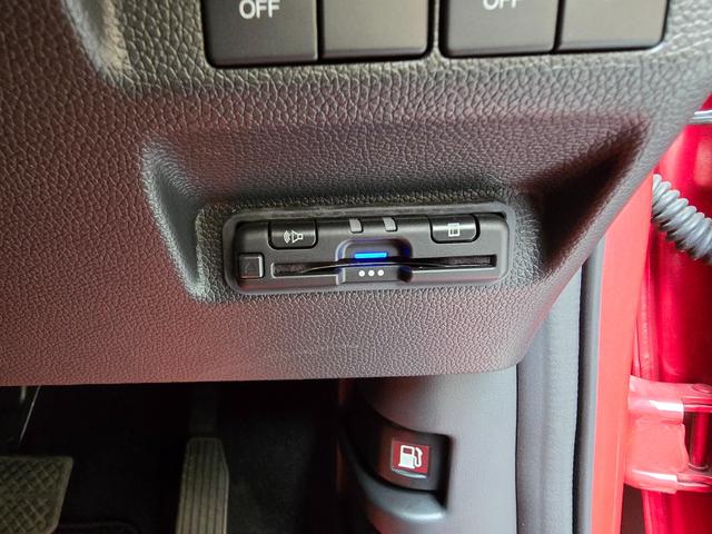 フリード Ｇ　ドライブレコーダー　ＥＴＣ　バックカメラ　ナビ　ＴＶ　オートクルーズコントロール　レーンアシスト　衝突被害軽減システム　両側電動スライドドア　オートライト　スマートキー　アイドリングストップ（10枚目）