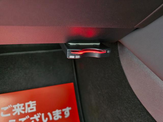 モデル３ ロングレンジ　ＡＷＤ　オートパイロット　ワンオーナー　禁煙車　保証継承　バッテリ保証　ＥＴＣ　パークアシスト　バックカメラ　サイドカメラ（8枚目）