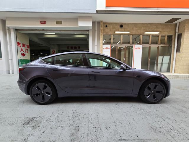 モデル３ ロングレンジ　ＡＷＤ　オートパイロット　ワンオーナー　禁煙車　保証継承　バッテリ保証　ＥＴＣ　パークアシスト　バックカメラ　サイドカメラ（15枚目）