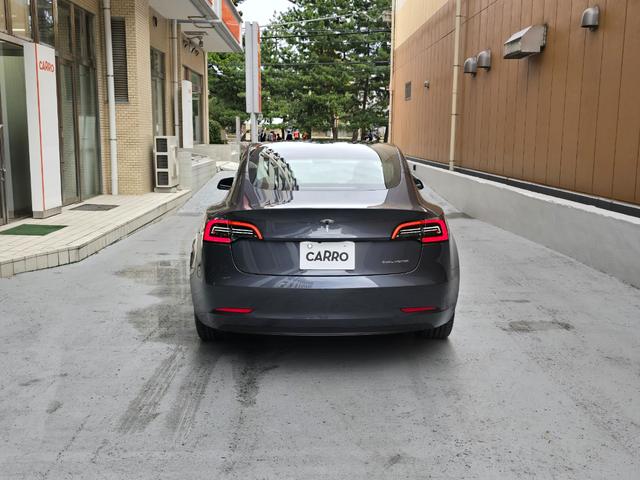 モデル３ ロングレンジ　ＡＷＤ　オートパイロット　ワンオーナー　禁煙車　保証継承　バッテリ保証　ＥＴＣ　パークアシスト　バックカメラ　サイドカメラ（17枚目）