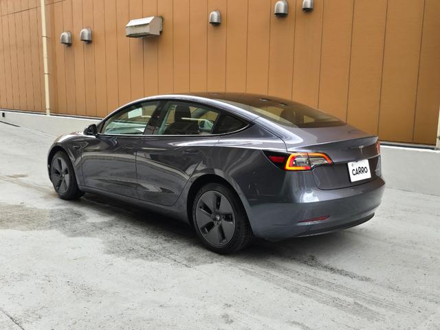 モデル３ ロングレンジ　ＡＷＤ　オートパイロット　ワンオーナー　禁煙車　保証継承　バッテリ保証　ＥＴＣ　パークアシスト　バックカメラ　サイドカメラ（18枚目）