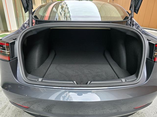 モデル３ ロングレンジ　ＡＷＤ　オートパイロット　ワンオーナー　禁煙車　保証継承　バッテリ保証　ＥＴＣ　パークアシスト　バックカメラ　サイドカメラ（19枚目）