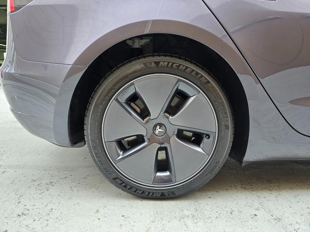 モデル３ ロングレンジ　ＡＷＤ　オートパイロット　ワンオーナー　禁煙車　保証継承　バッテリ保証　ＥＴＣ　パークアシスト　バックカメラ　サイドカメラ（20枚目）